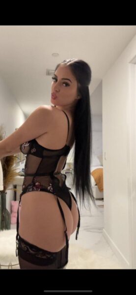 Camilla Araujo Strip teasing video so hot