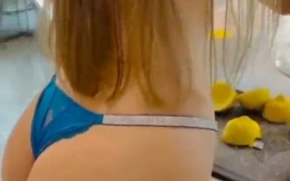Laura Muller Sexy in lingerie – So hot